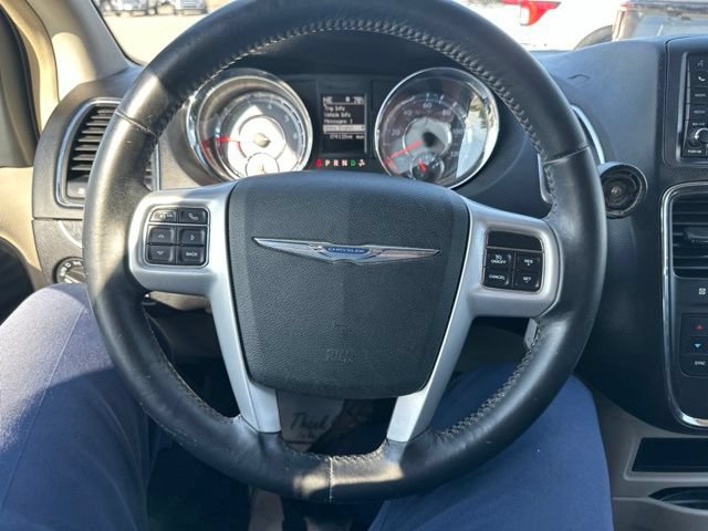 Used 2015 Chrysler Town & Country Touring FWD image 35