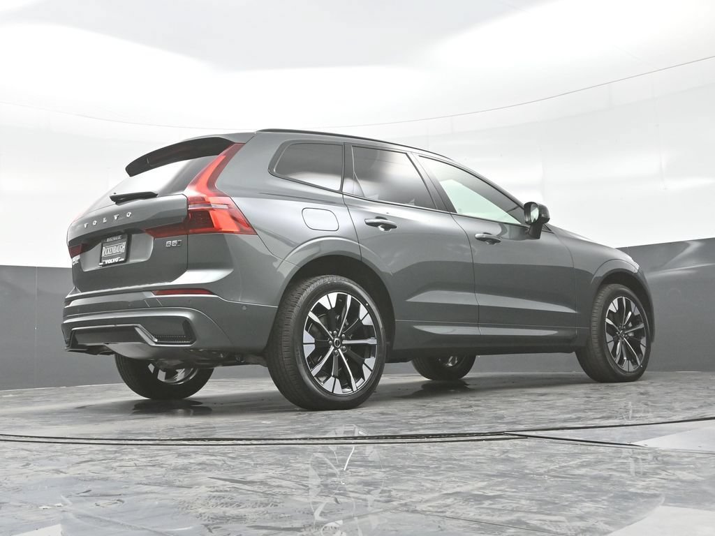 New 2026 Volvo XC60 B5 Plus w/ Protection Package Premier AWD/4WD image 28