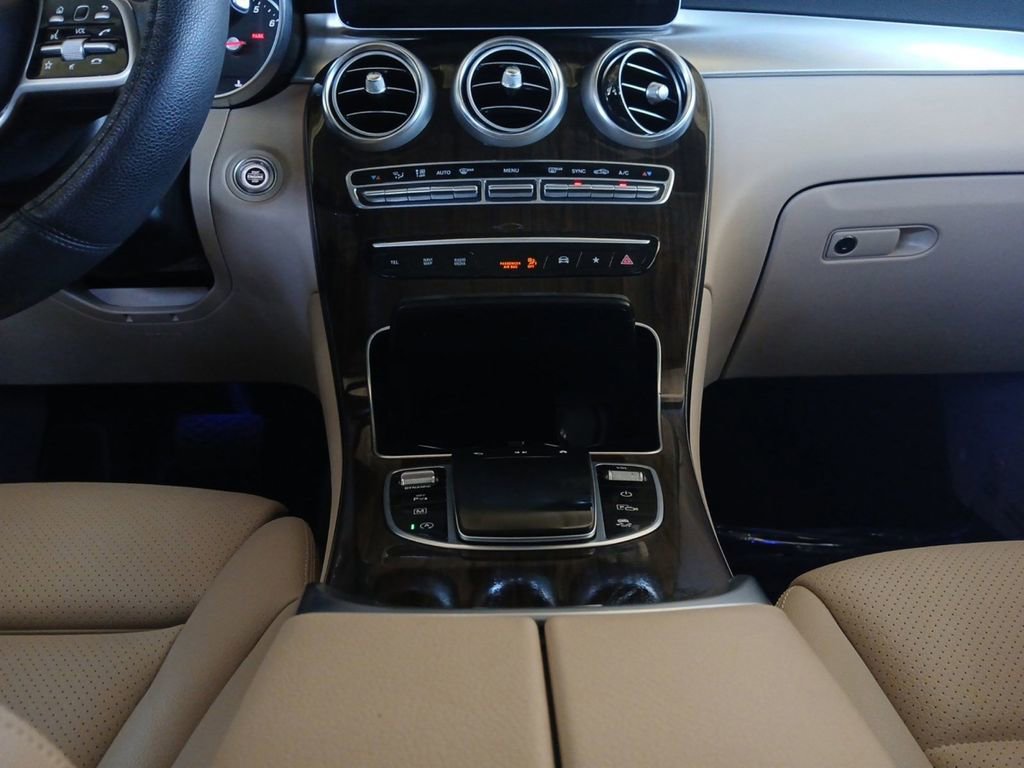 Used 2022 Mercedes-Benz GLC 300 image 11