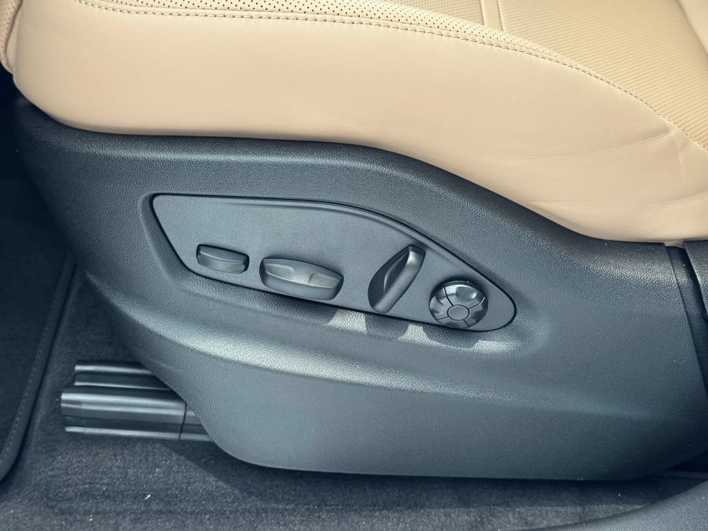 New 2026 Porsche Cayenne Coupe AWD/4WD image 16