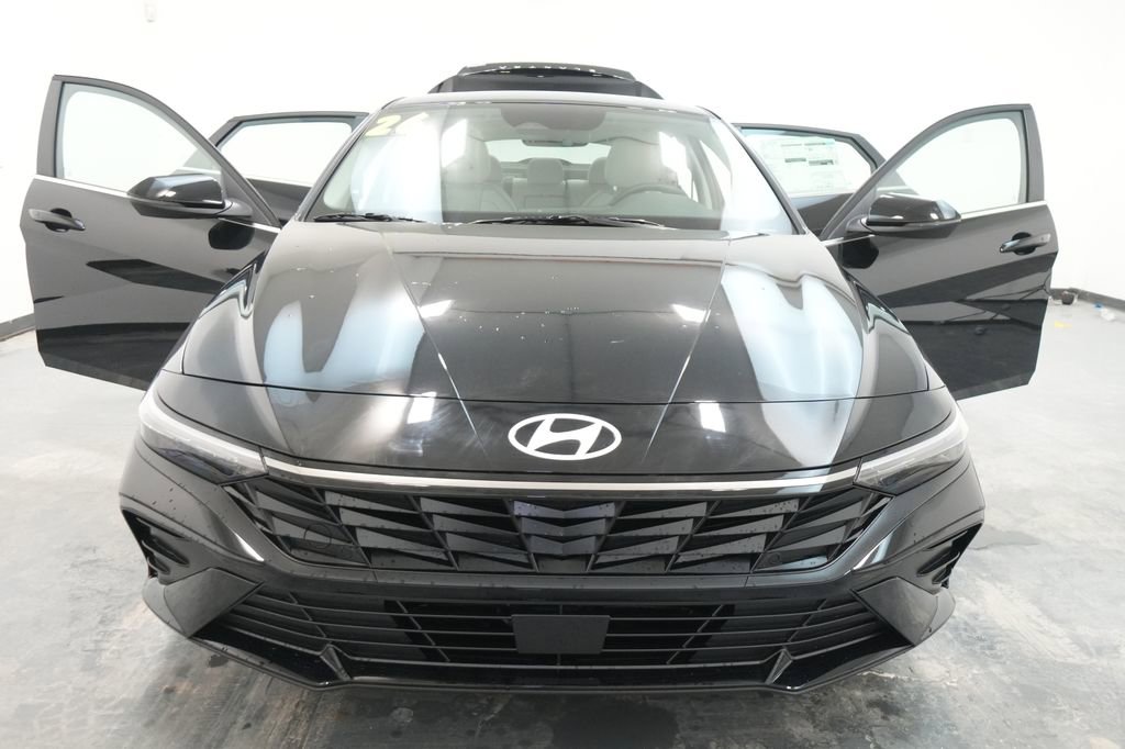 New 2026 Hyundai Elantra Limited image 30