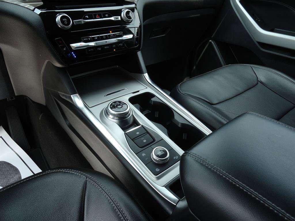 Used 2022 Ford Explorer Limited w/ Equipment Group 301A image 18