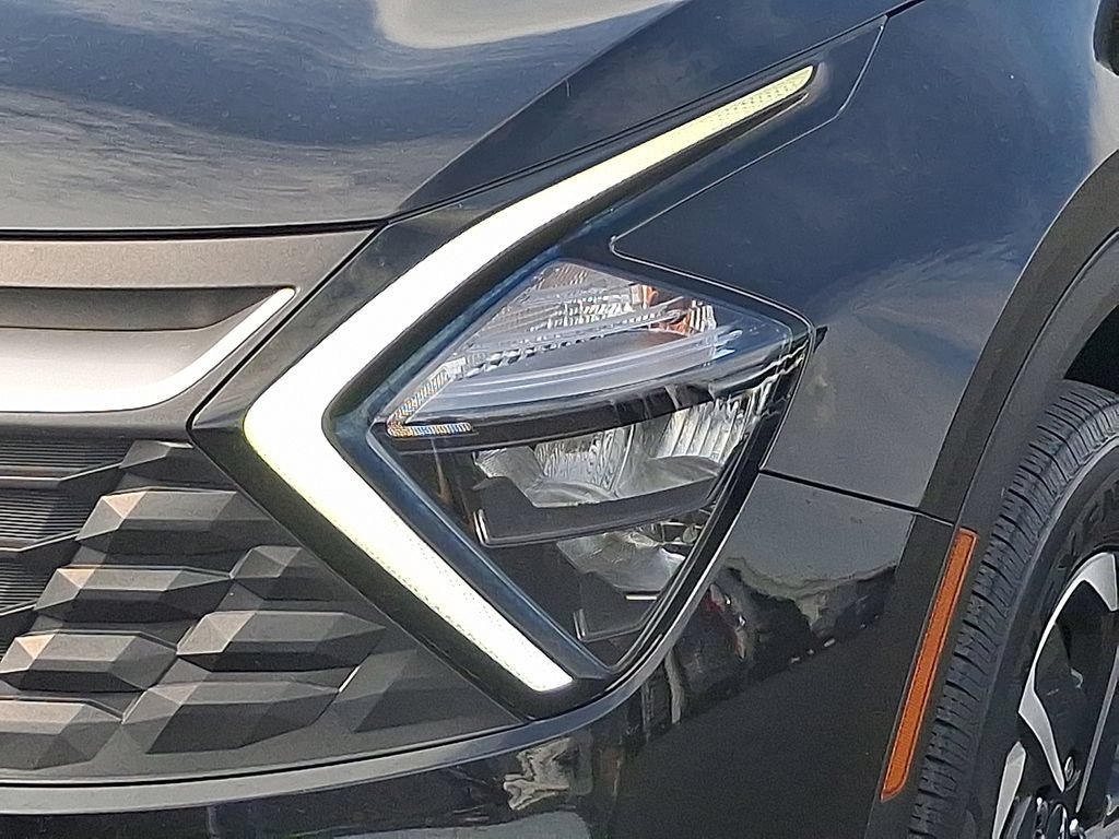 Certified 2023 Kia Sportage LX AWD/4WD image 11