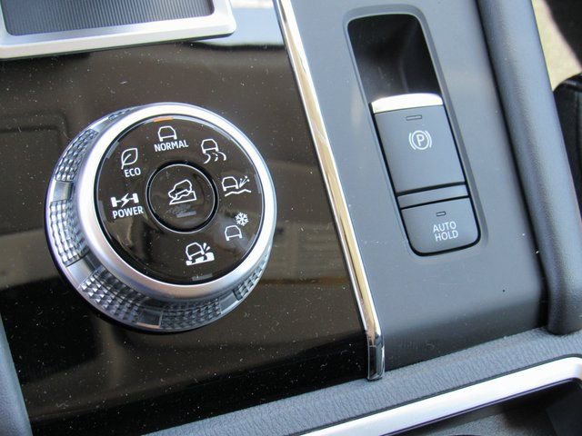 New 2025 Mitsubishi Outlander ES image 19