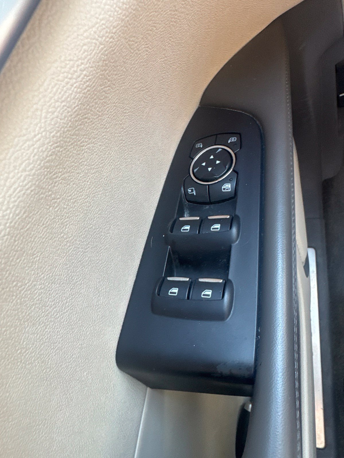 Used 2018 Lincoln MKX Reserve w/ Lincoln MKX Climate Package FWD image 17