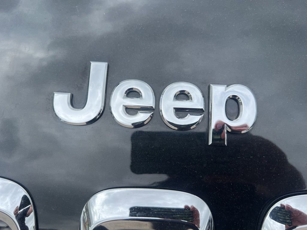 Used 2015 Jeep Cherokee Limited AWD/4WD image 30