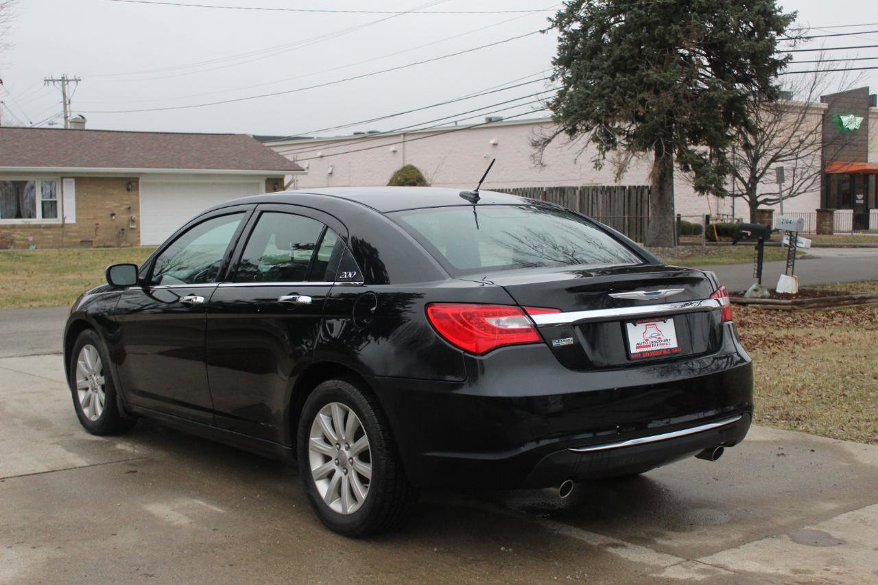 Used 2013 Chrysler 200 Limited FWD image 8