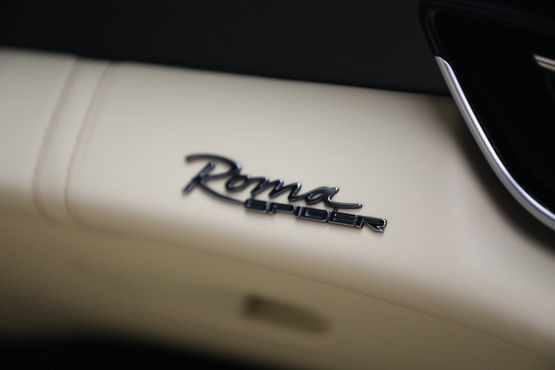 Certified 2025 Ferrari Roma Spider RWD image 23