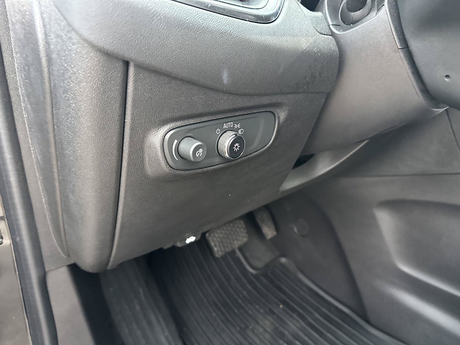 Used 2024 Chevrolet Equinox LT AWD/4WD image 19