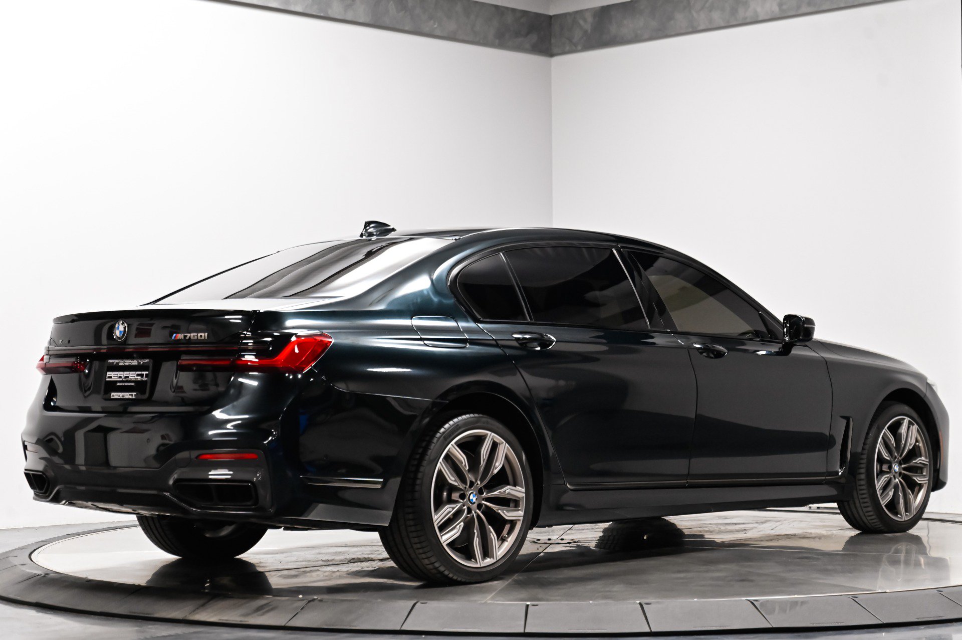 Used 2022 BMW M760i xDrive AWD/4WD image 15