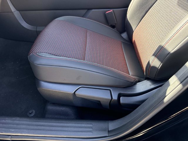 New 2027 Nissan Kicks SR FWD image 19