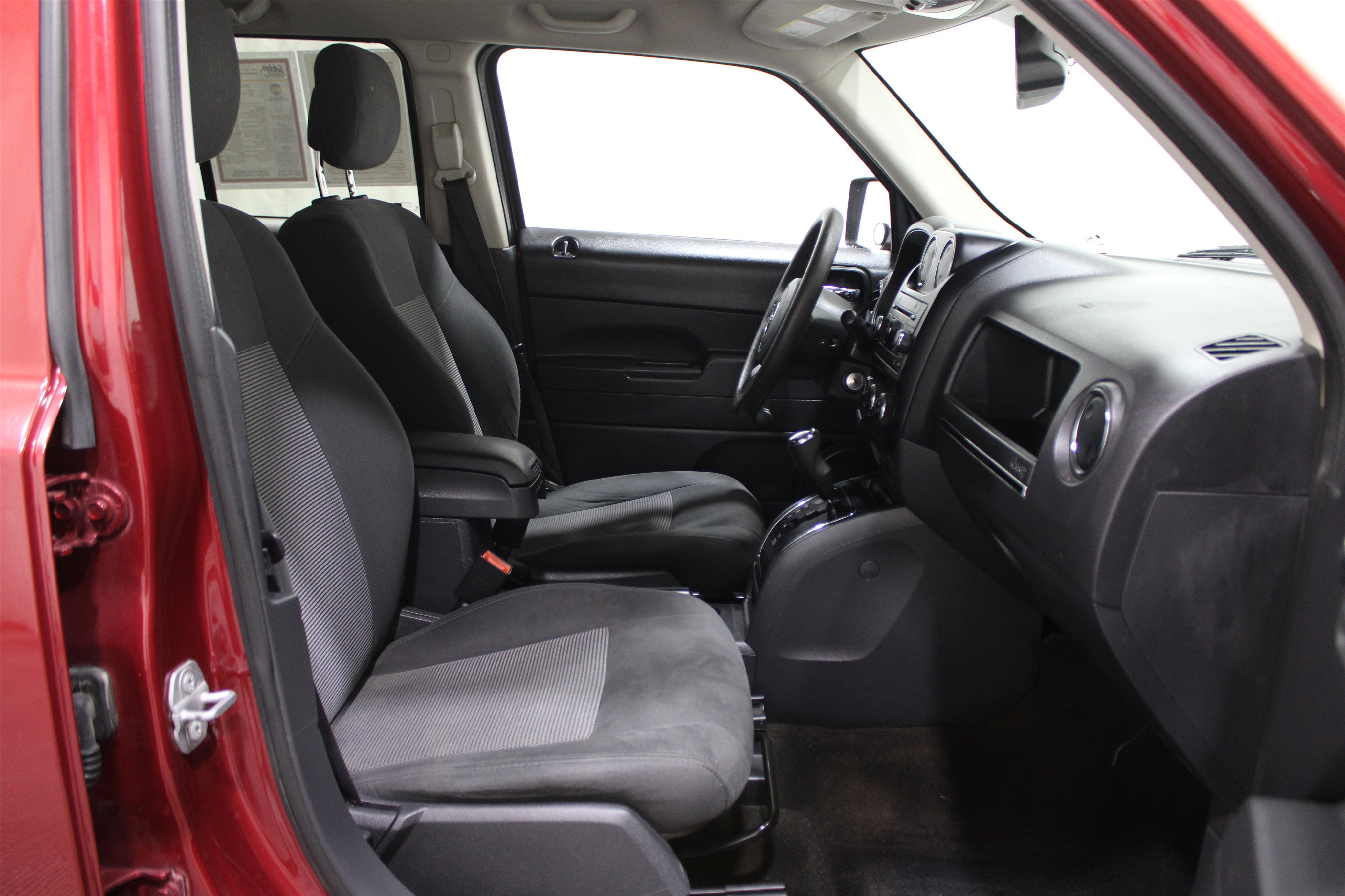 Used 2017 Jeep Patriot Sport image 19