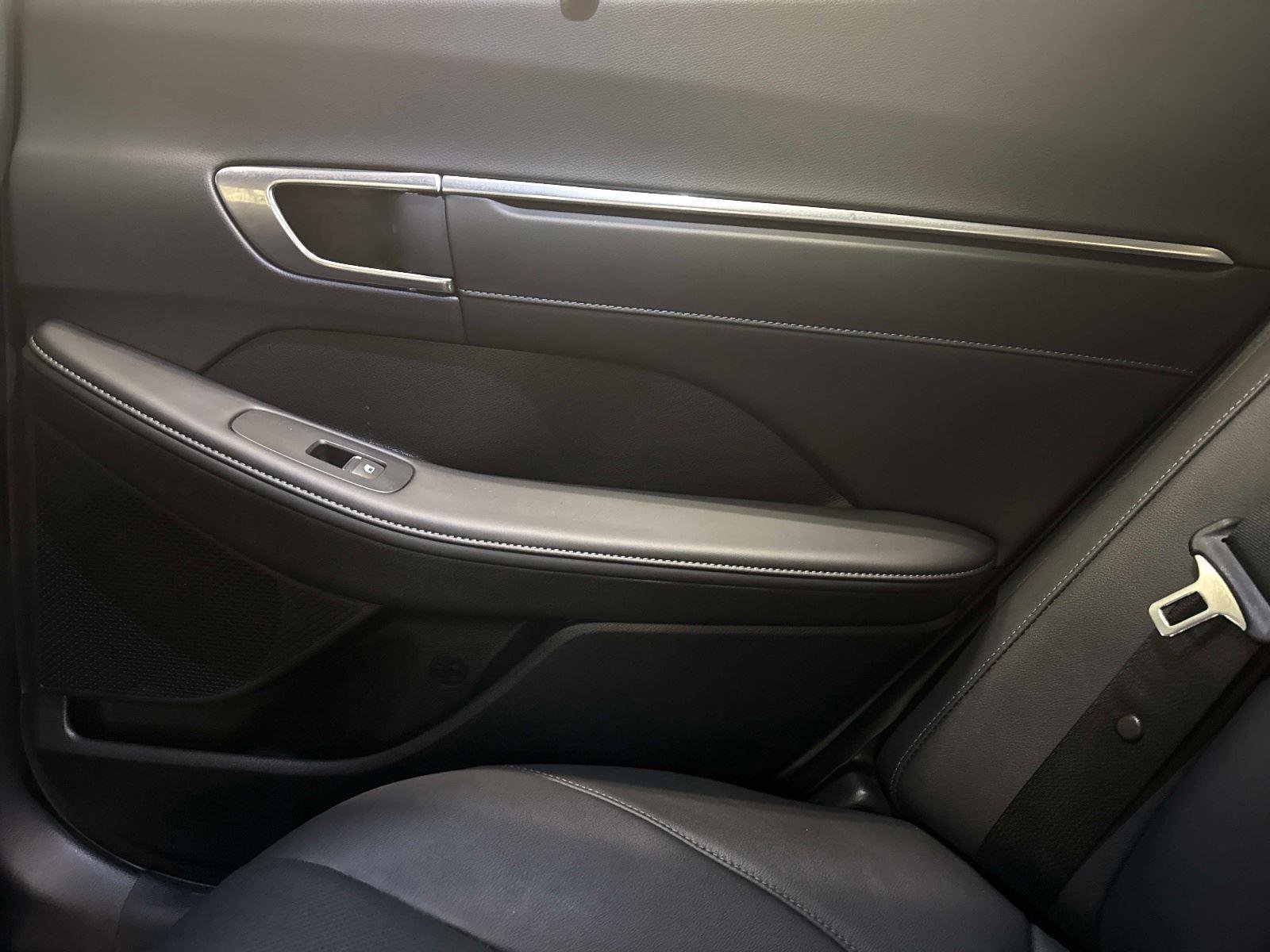 Certified 2023 Hyundai Sonata Limited w/ Cargo Package image 15