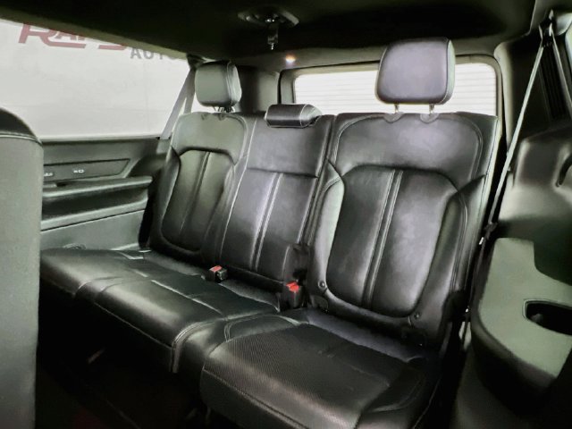 Used 2024 Jeep Wagoneer L Series II w/ Flexible Seating Group AWD/4WD image 35