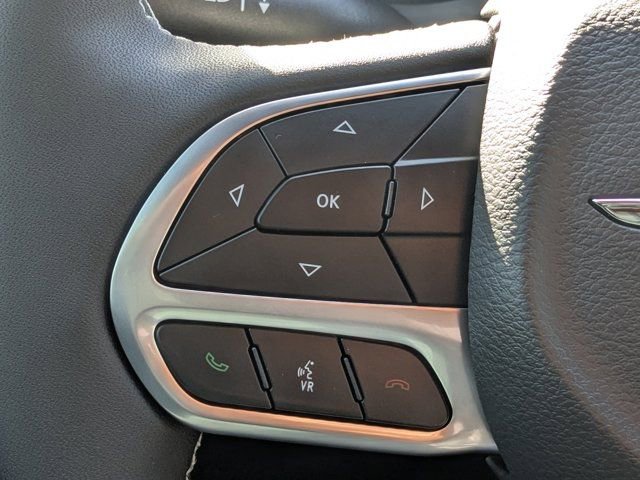 New 2026 Chrysler Pacifica Select FWD image 25