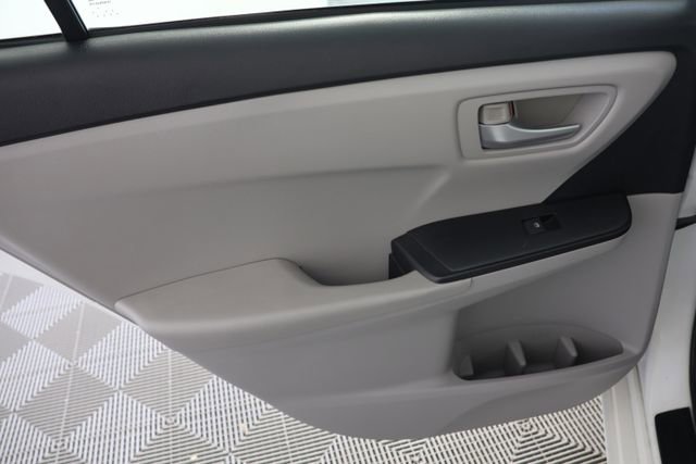 Used 2015 Toyota Camry LE FWD image 22