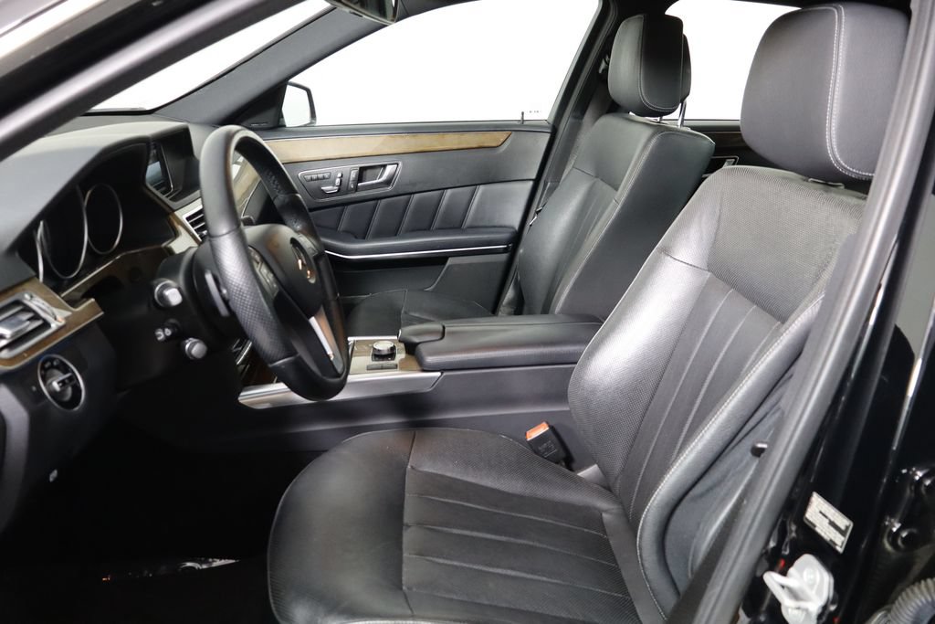 Used 2014 Mercedes-Benz E 550 4MATIC Sedan image 14