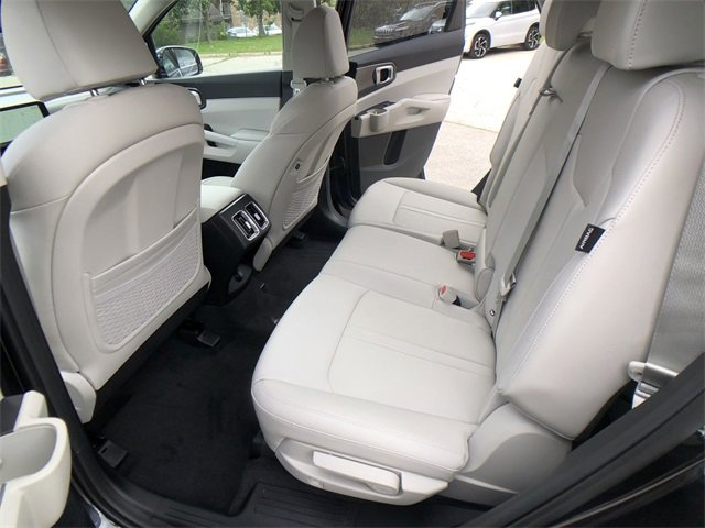 New 2025 Kia Sorento S image 22