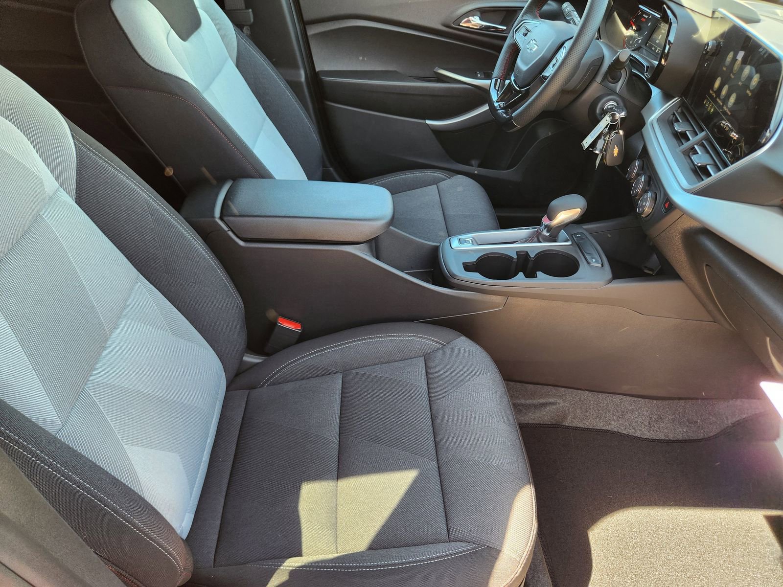 New 2026 Chevrolet Trax RS w/ Sunroof Package image 14