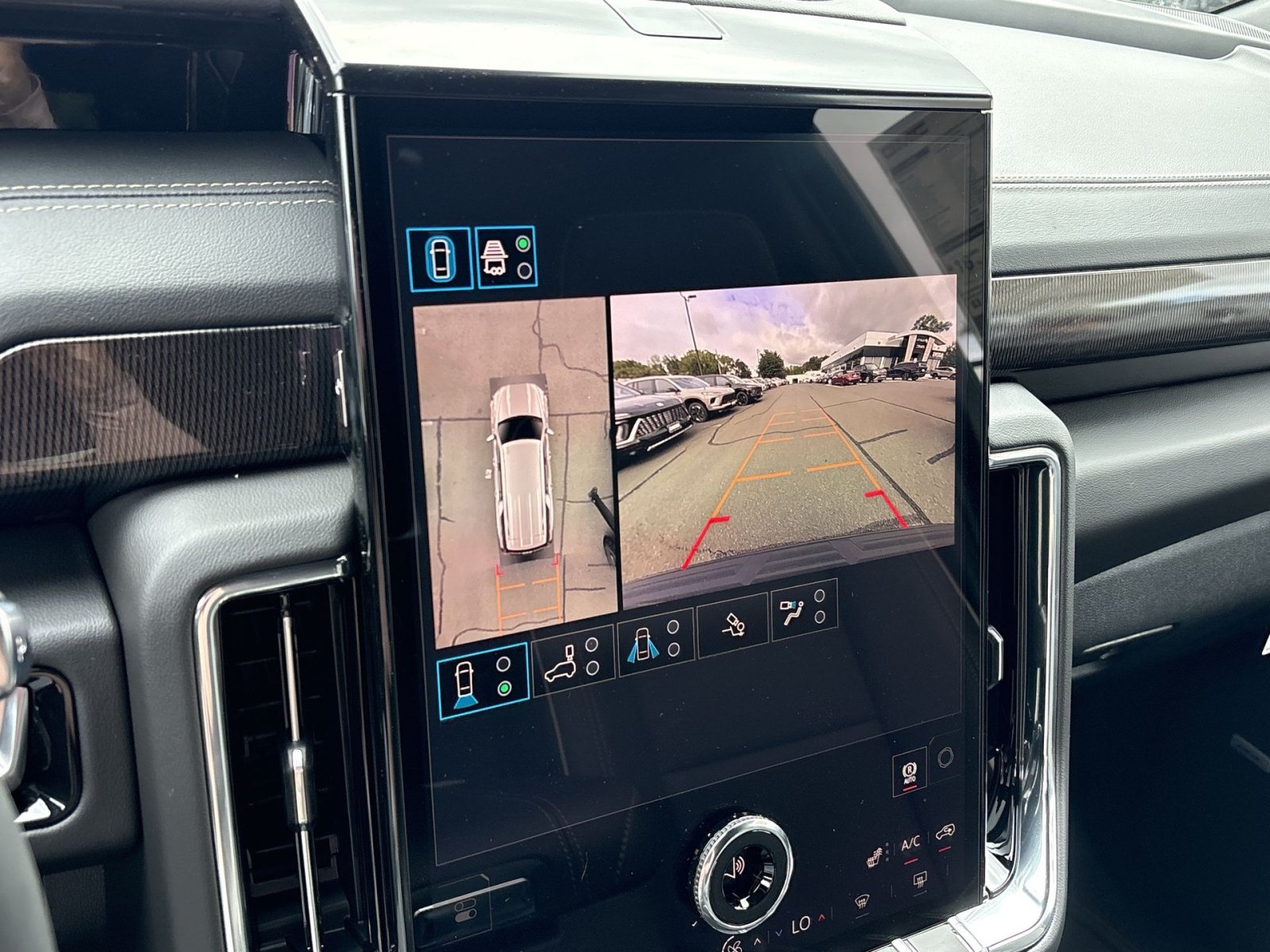 New 2026 GMC Yukon XL Elevation AWD/4WD image 21