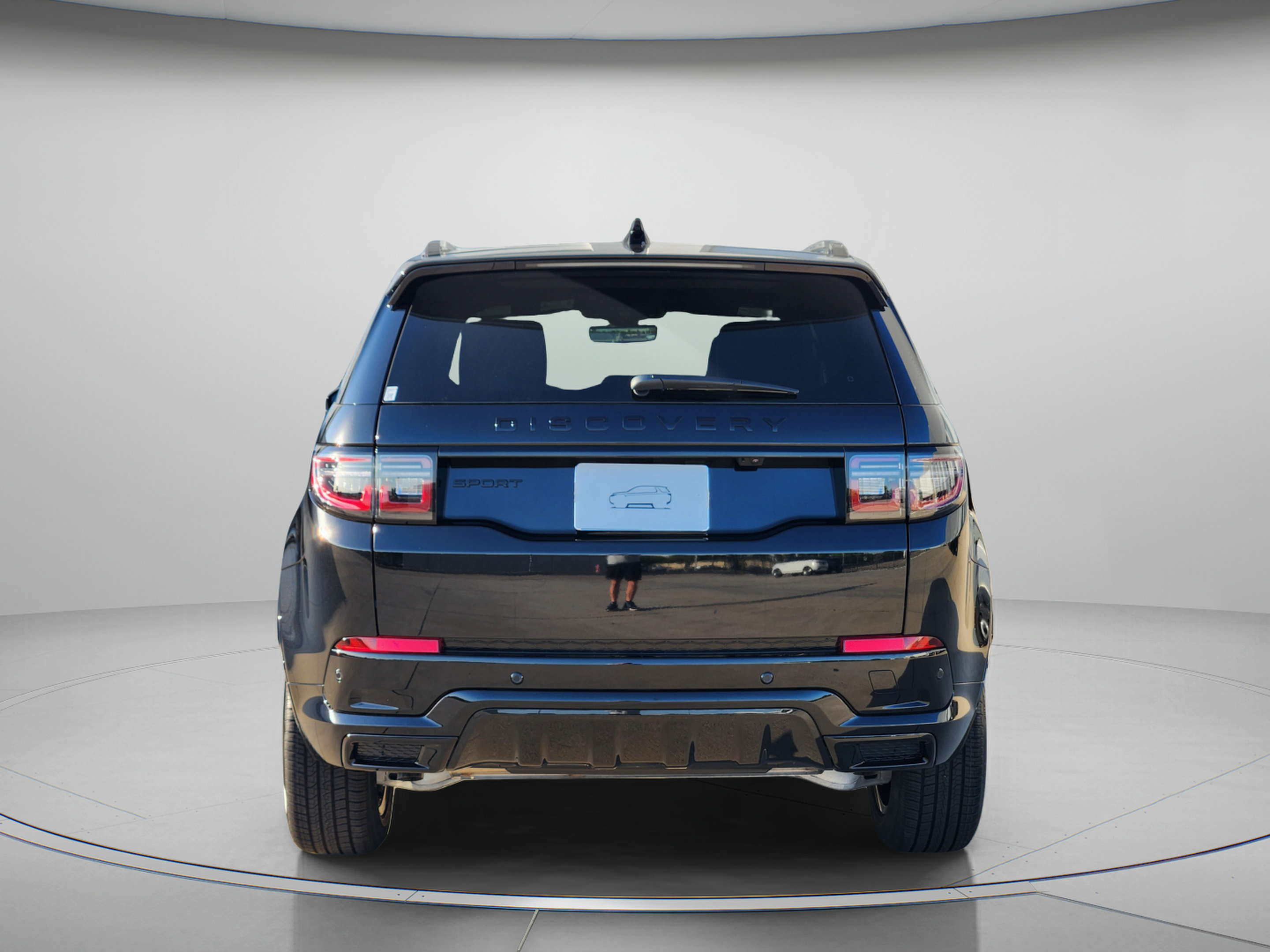 New 2026 Land Rover Discovery Sport Landmark AWD/4WD image 4