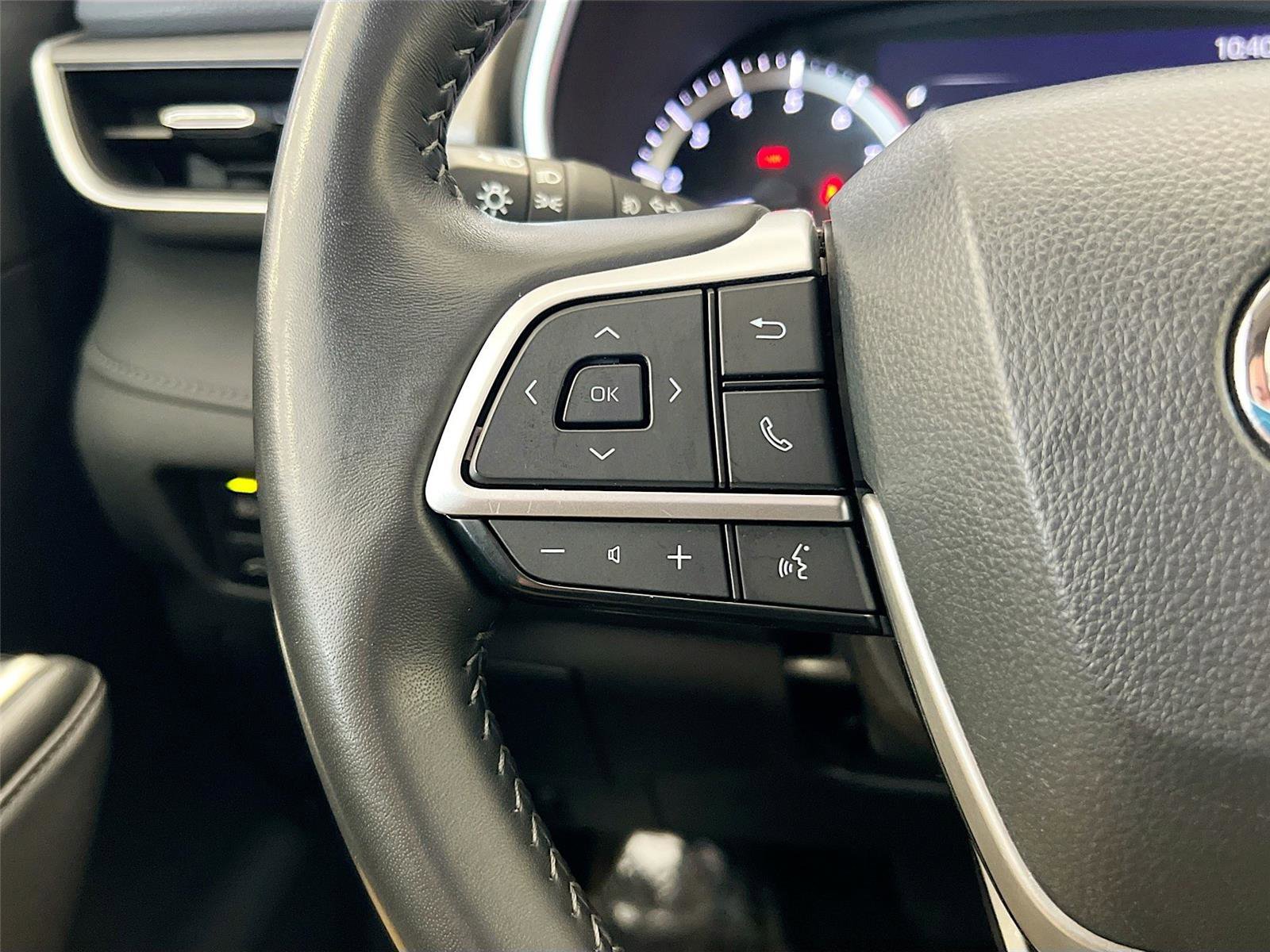 Used 2024 Toyota Highlander XLE image 35