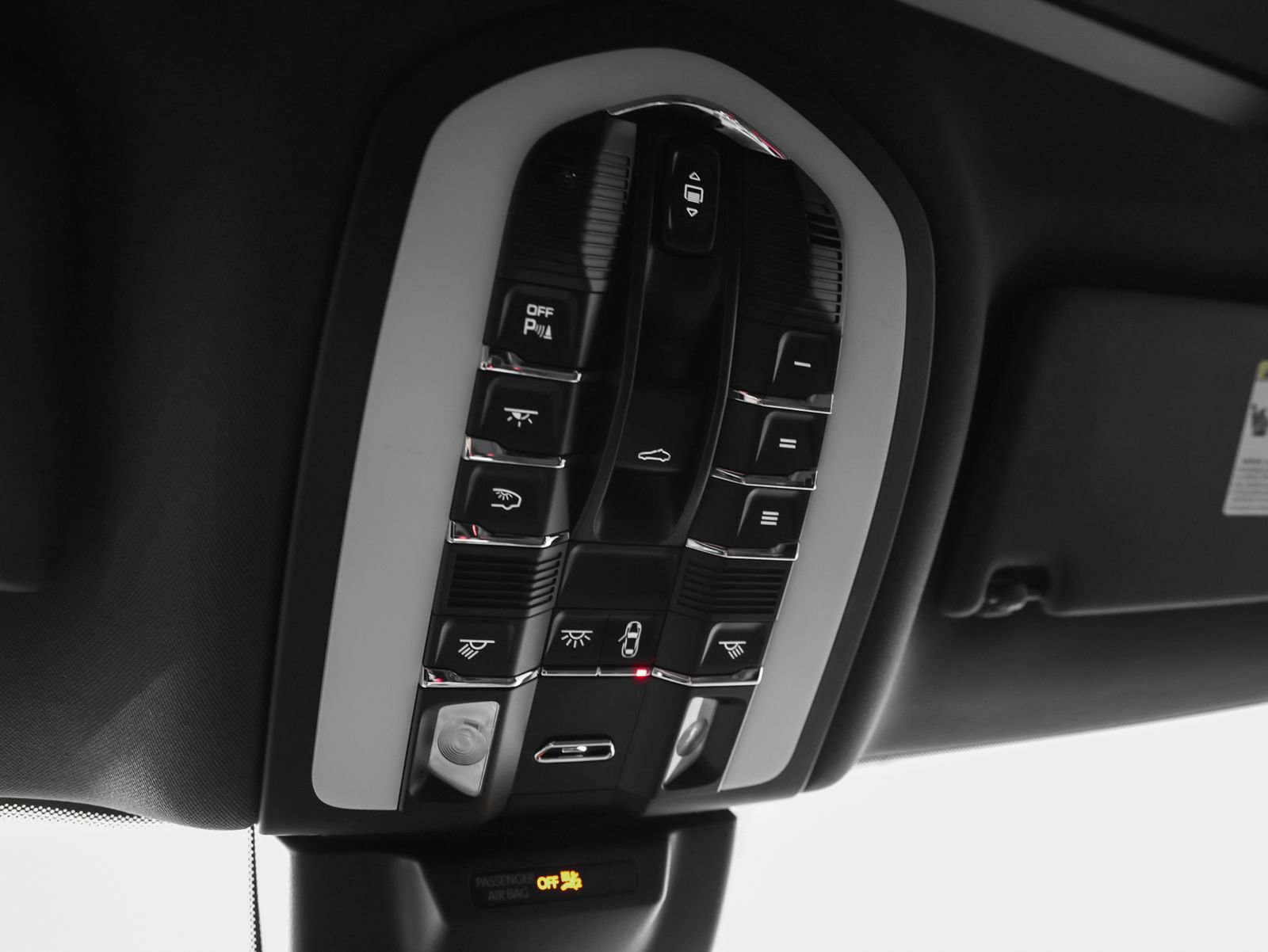 Certified 2024 Porsche Macan S AWD/4WD image 43