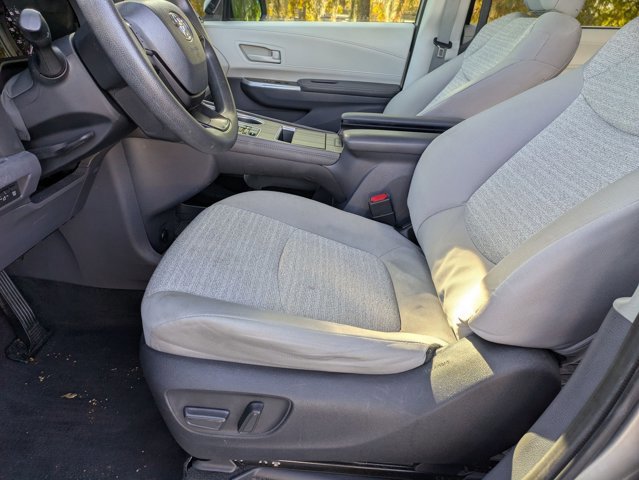 Used 2023 Toyota Sienna LE image 14