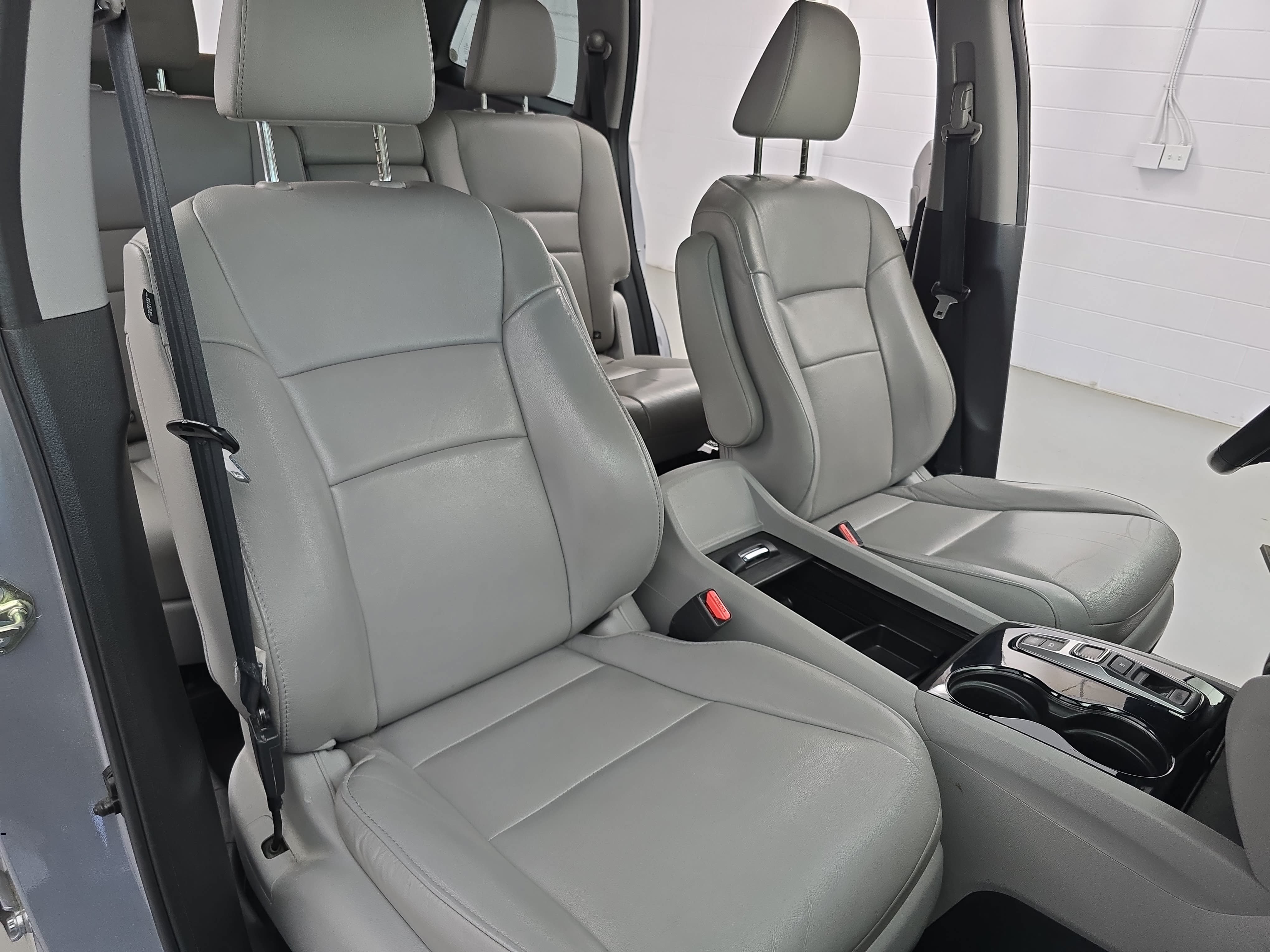 Used 2018 Honda Pilot Touring image 10
