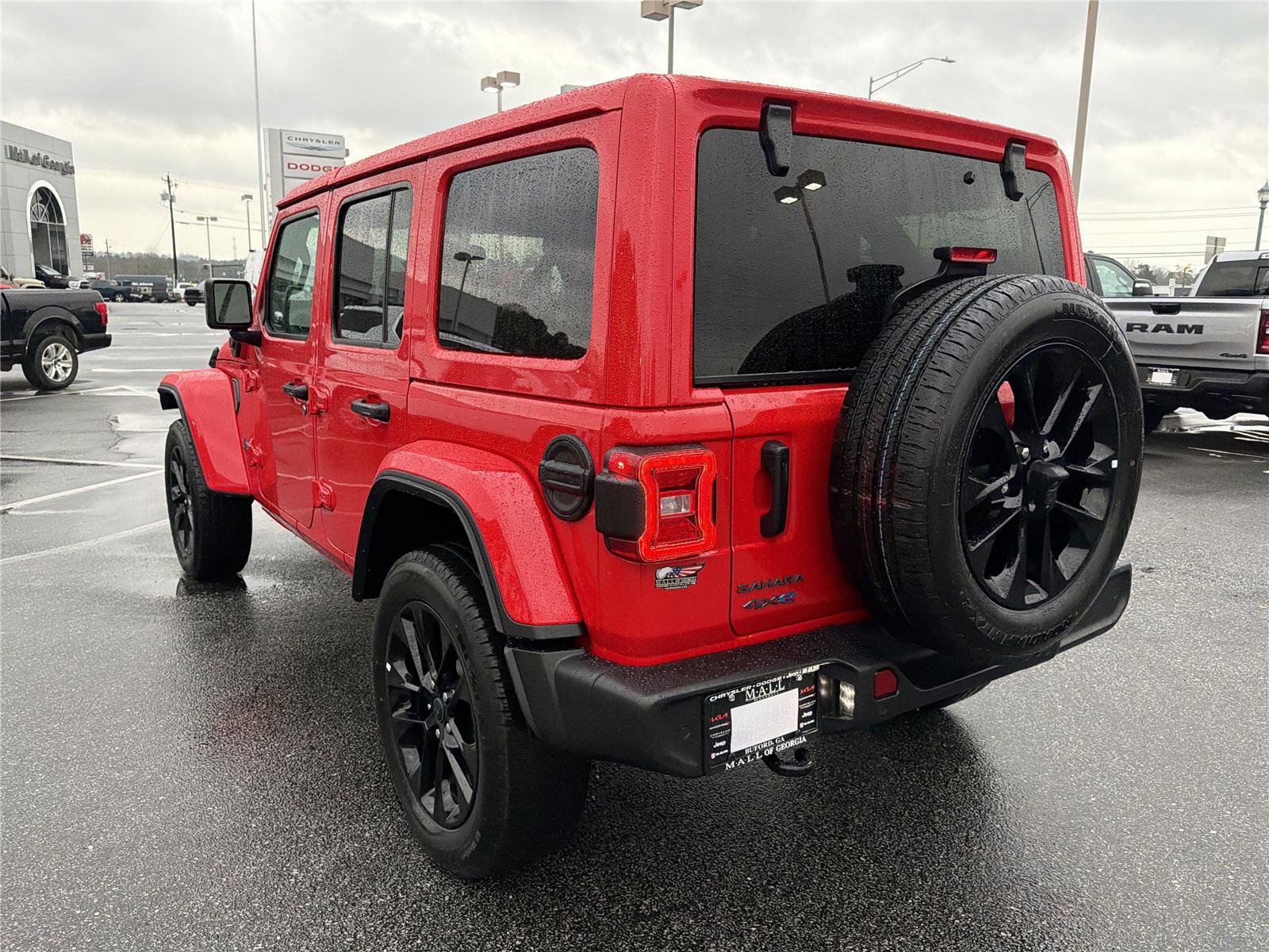 Used 2025 Jeep Wrangler Sahara w/ Safety Group image 8