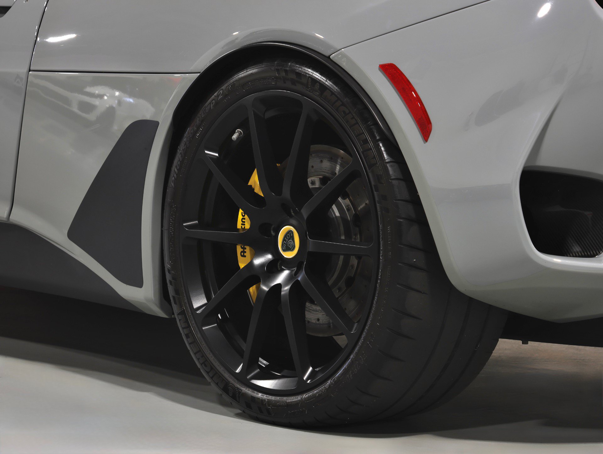 Used 2020 Lotus Evora RWD image 32