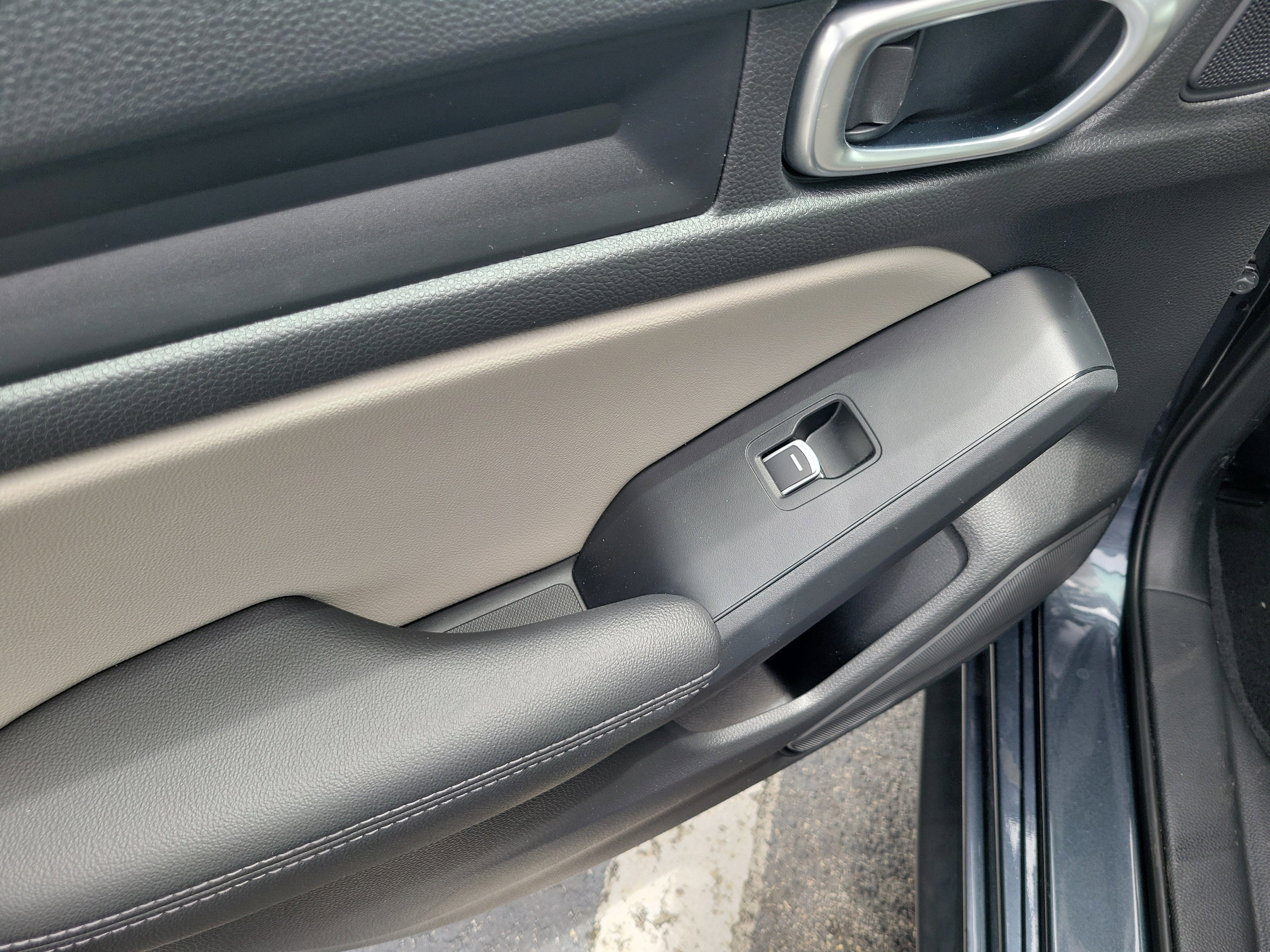 Certified 2024 Honda Civic EX-L image 9