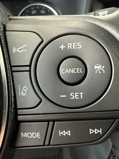 Used 2019 Toyota RAV4 XLE AWD/4WD image 16