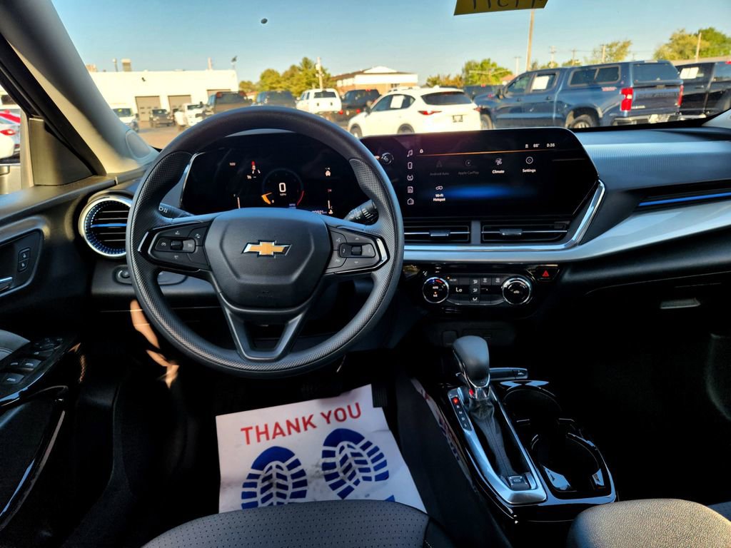Used 2024 Chevrolet Trax LT image 18