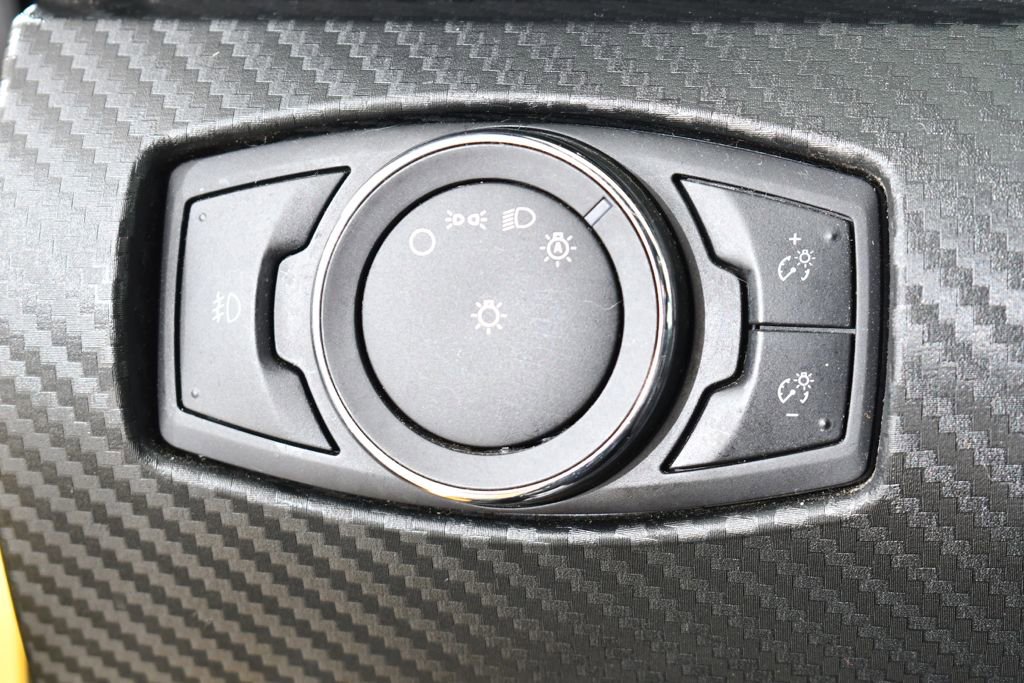 Used 2015 Ford Mustang Convertible w/ Equipment Group 051A RWD image 26