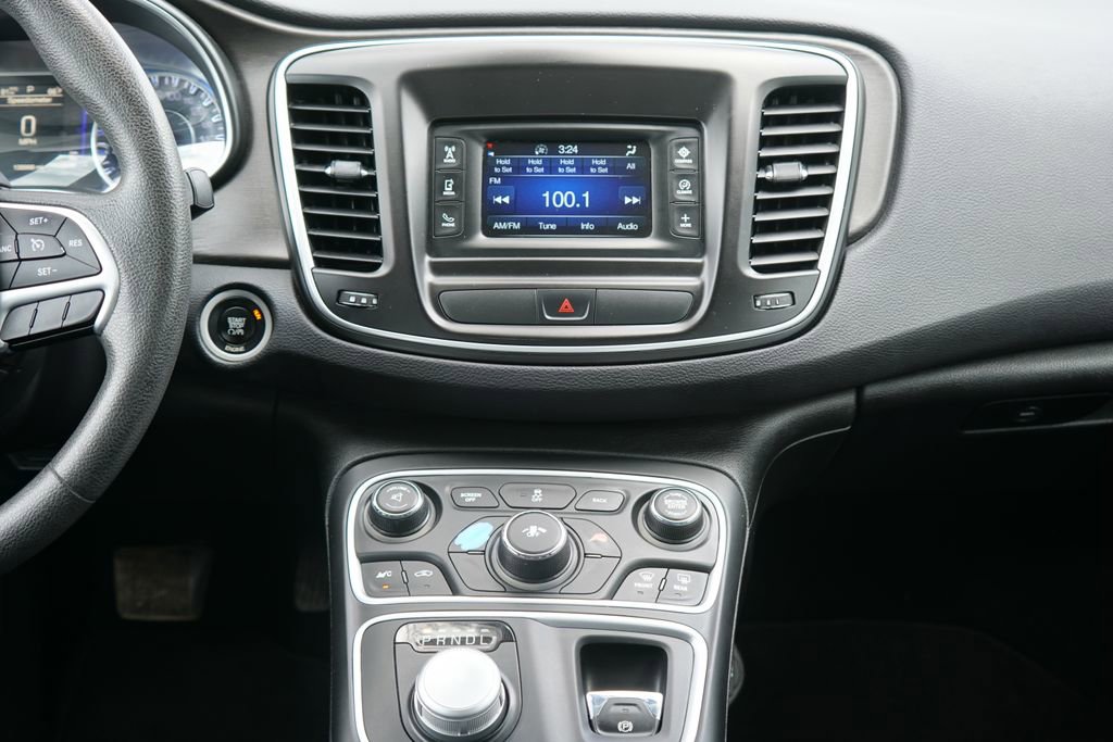 Used 2016 Chrysler 200 Limited FWD image 22