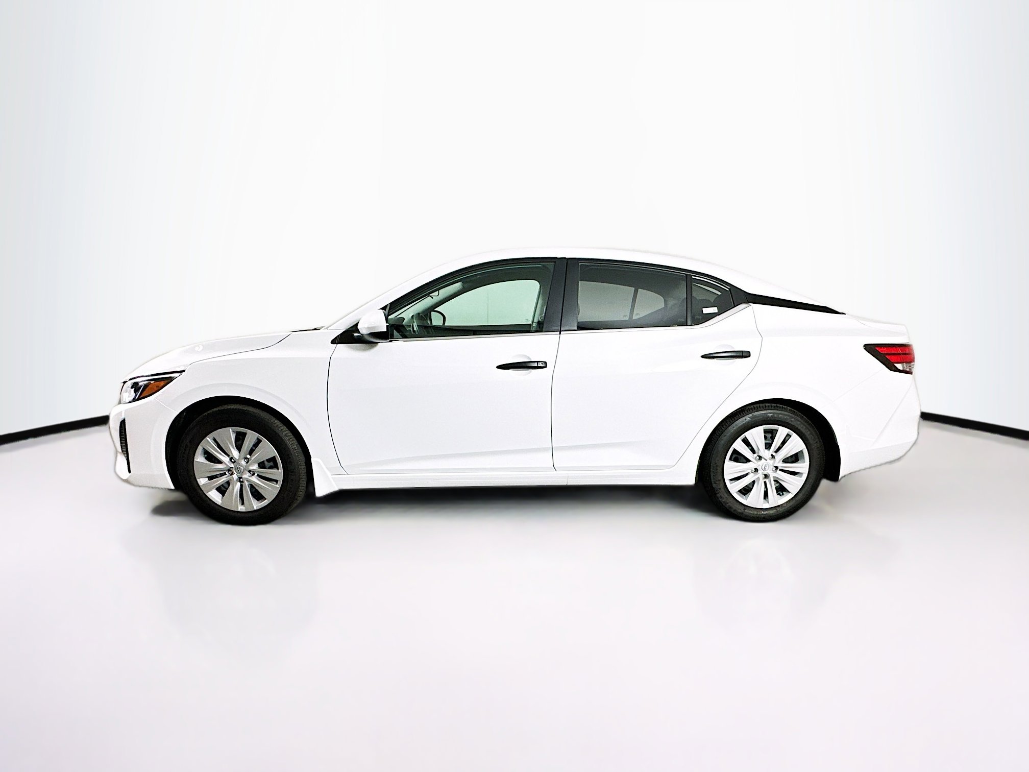 Used 2025 Nissan Sentra S image 4