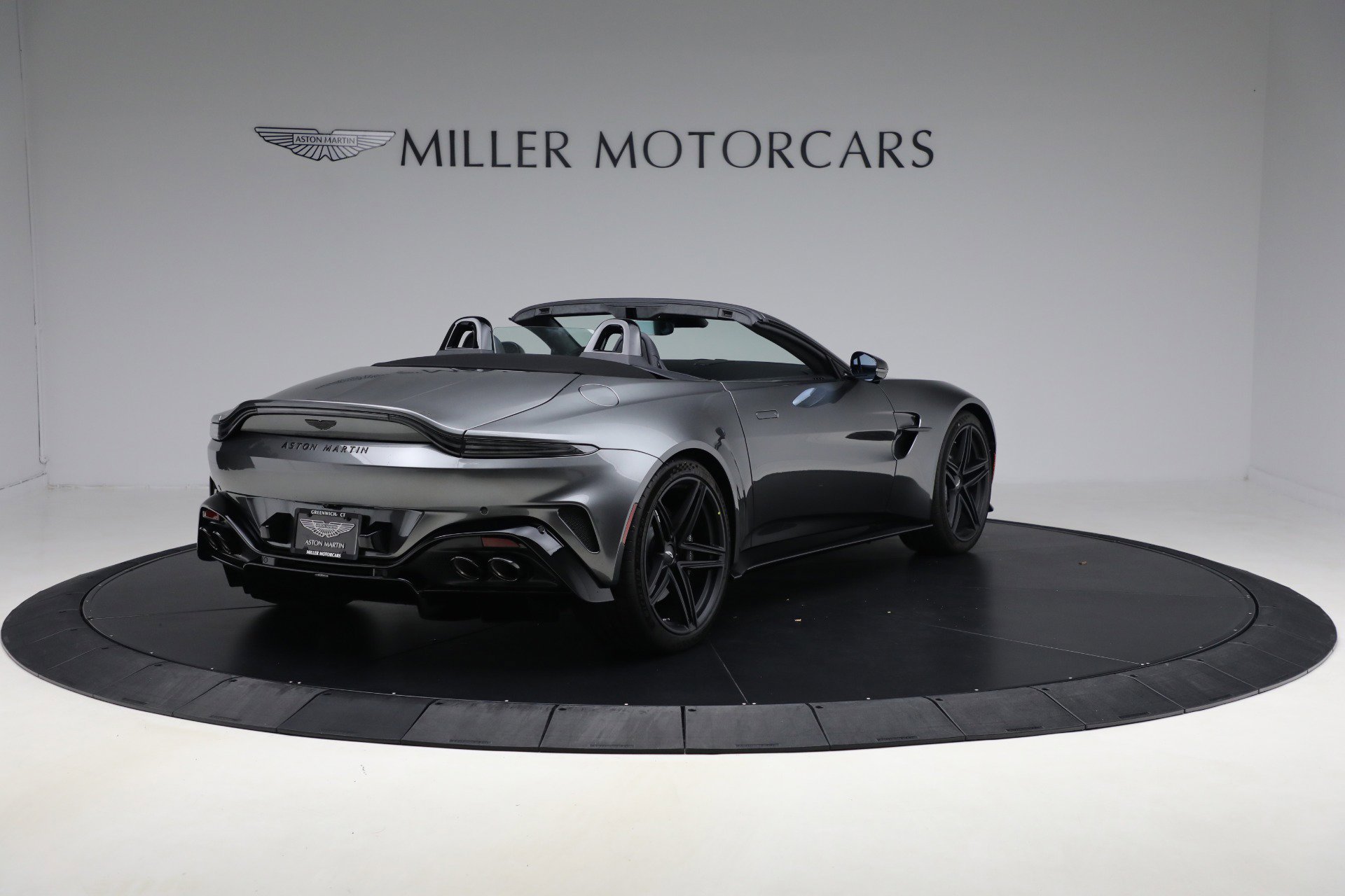New 2026 Aston Martin V8 Vantage Roadster image 7
