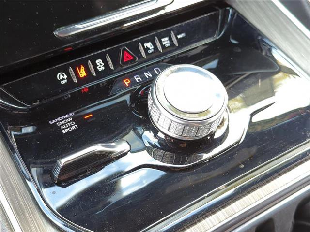 Used 2024 Jeep Wagoneer L Series II w/ Flexible Seating Group image 12