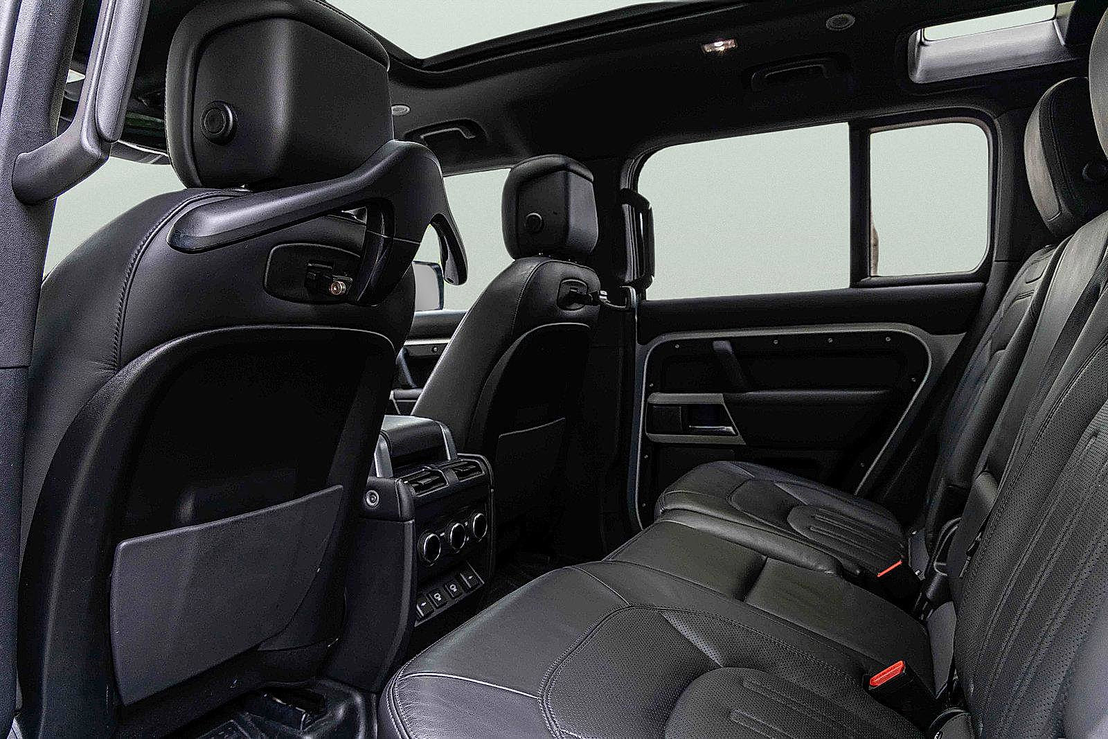 Used 2022 Land Rover Defender 110 XS Edition AWD/4WD image 24