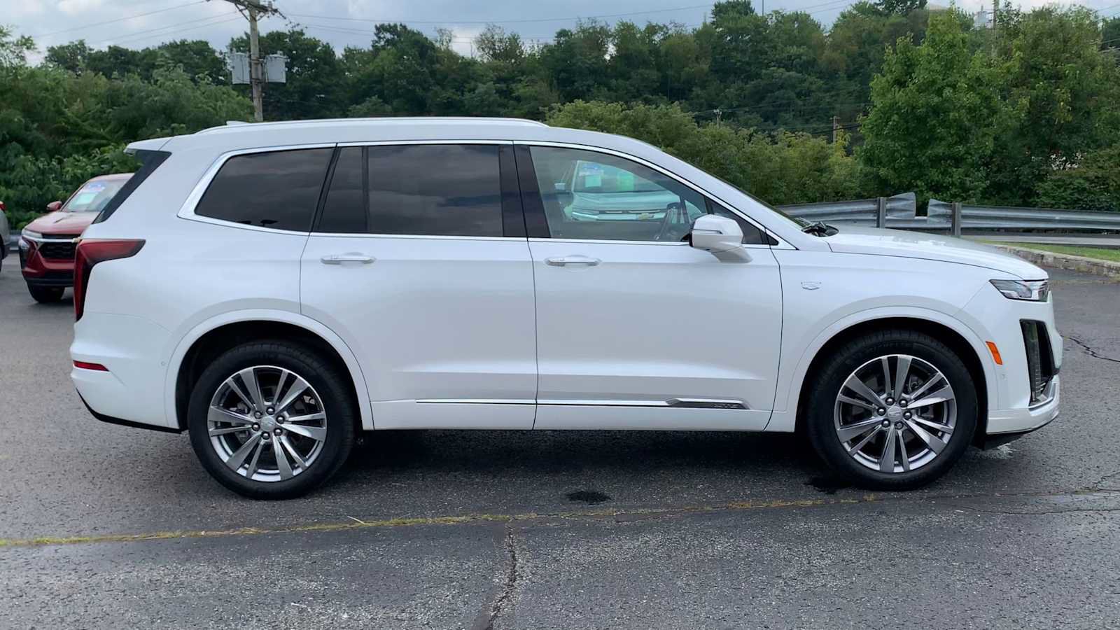 Certified 2024 Cadillac XT6 Premium Luxury w/ Technology Package AWD/4WD image 9