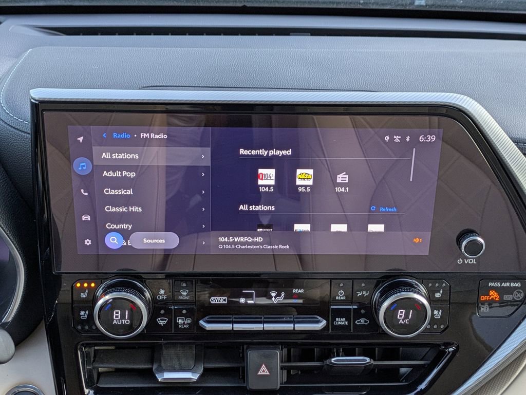 Used 2024 Toyota Highlander Platinum image 19