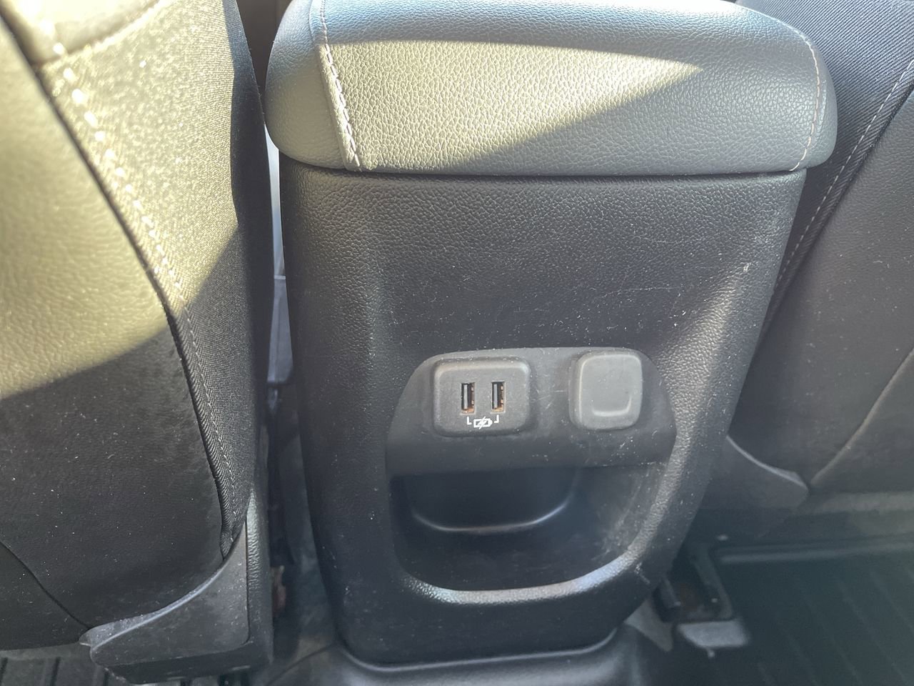 Used 2022 Chevrolet Colorado Z71 AWD/4WD image 21