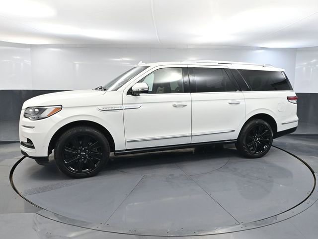 Used 2023 Lincoln Navigator L Reserve w/ Equipment Group 201A image 11