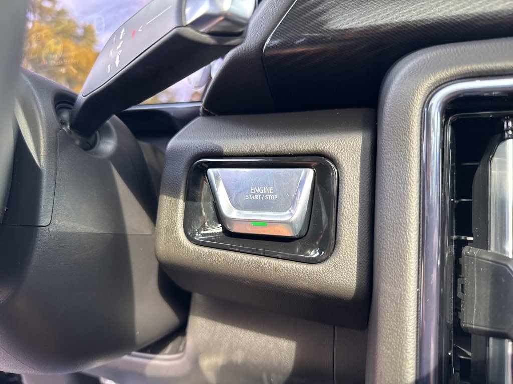 Used 2025 GMC Yukon AT4 w/ AT4 Premium Package image 33