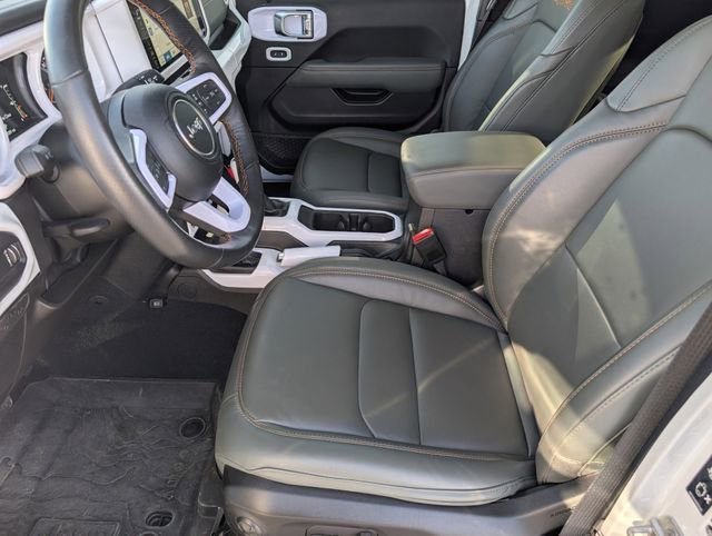 Used 2025 Jeep Gladiator Mojave image 14