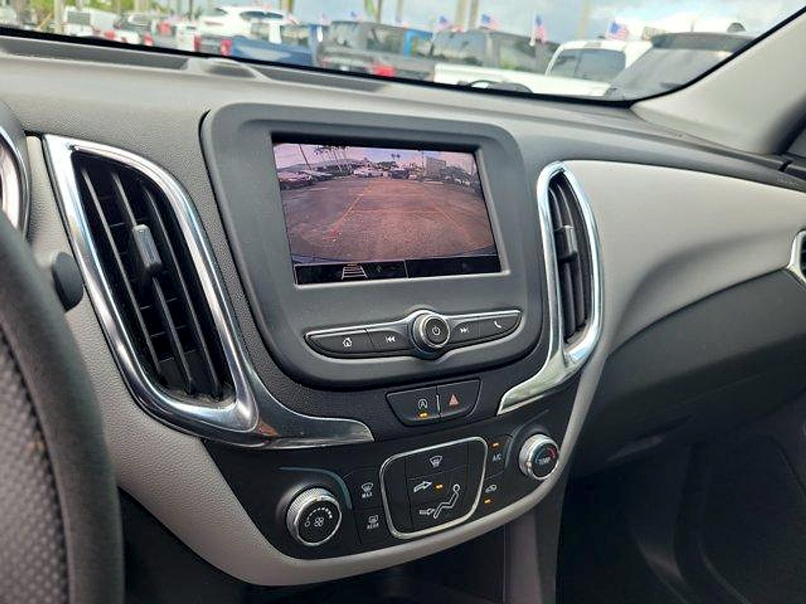 Used 2024 Chevrolet Equinox LS FWD image 33