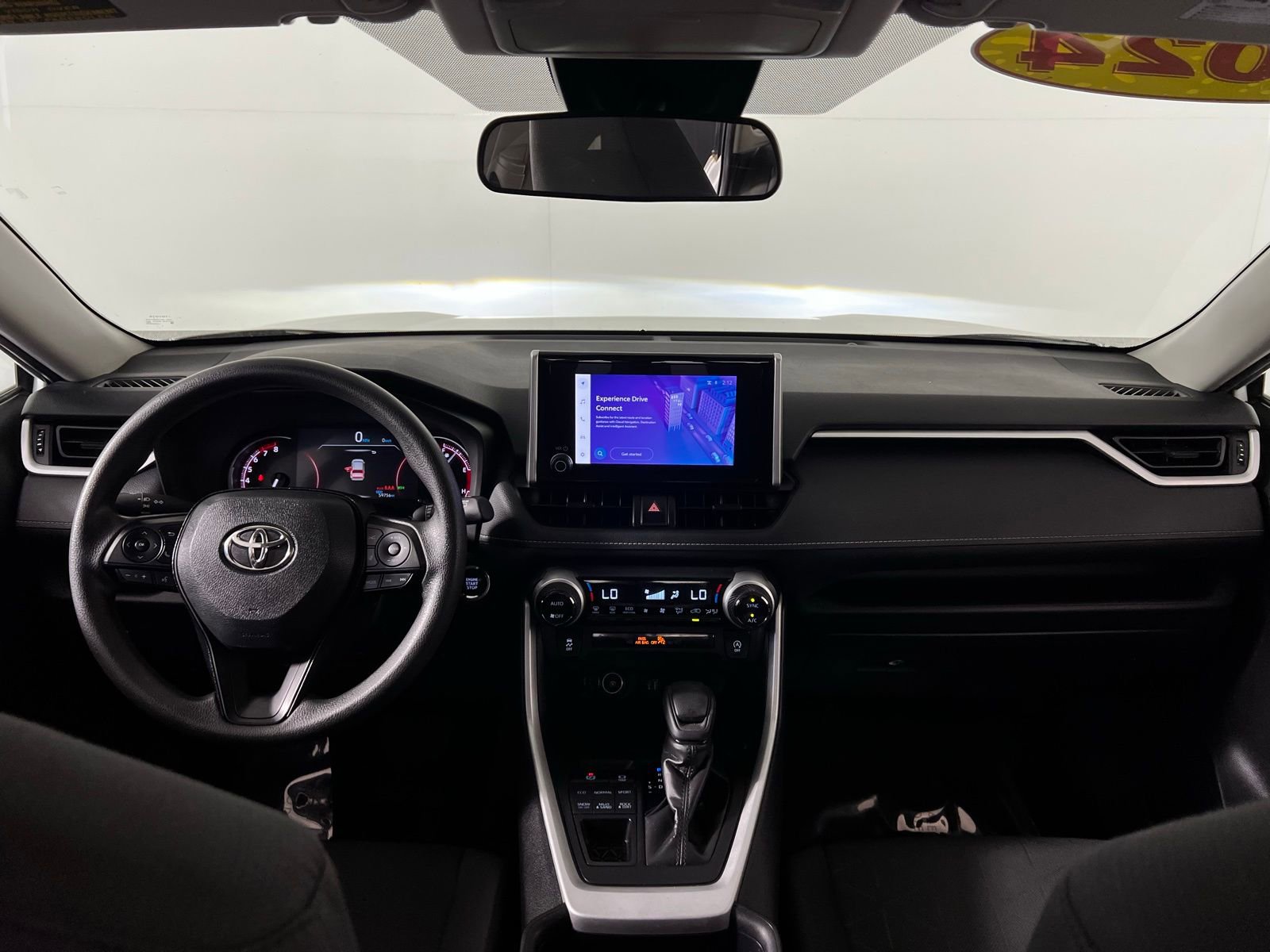 Used 2024 Toyota RAV4 XLE AWD/4WD image 23