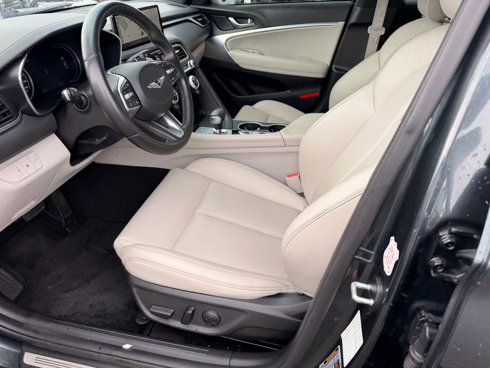 Used 2023 Genesis G70 2.0T AWD/4WD image 11