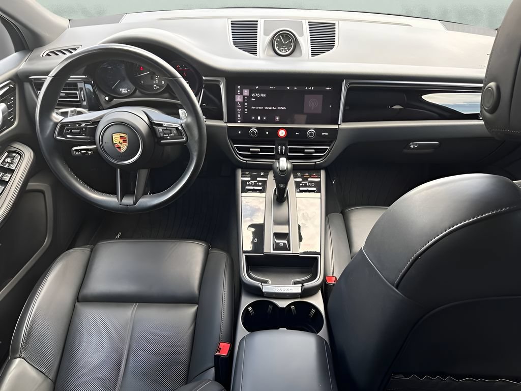 Used 2023 Porsche Macan Turbo AWD/4WD image 27